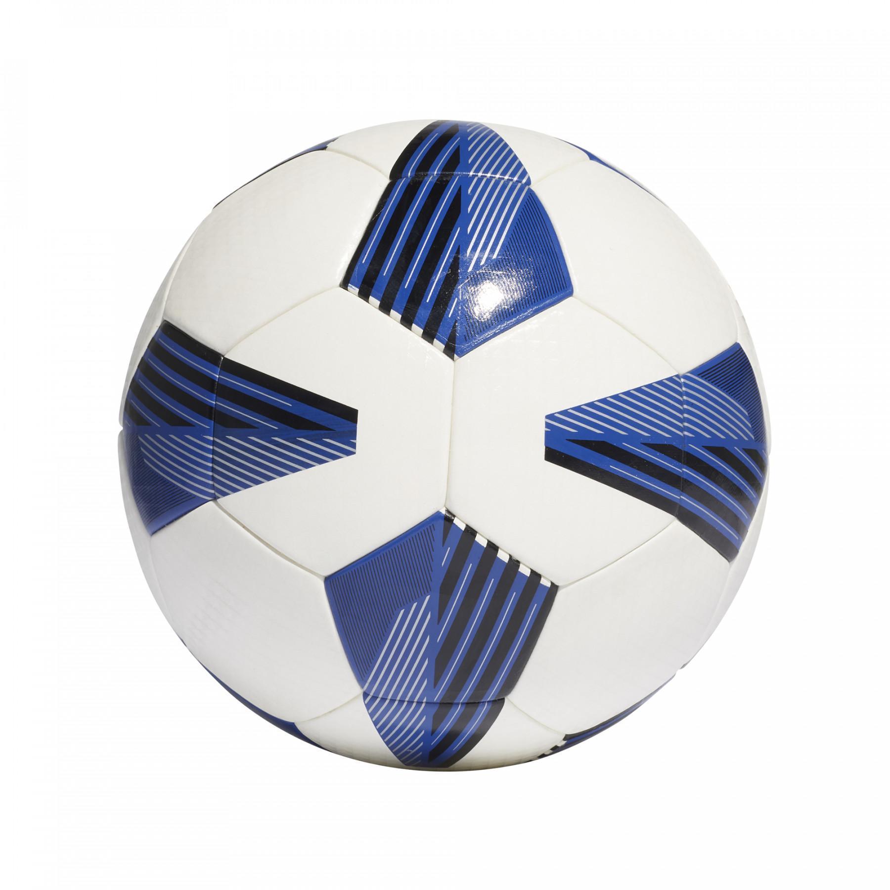 Ballong adidas Tiro Artificial TF League